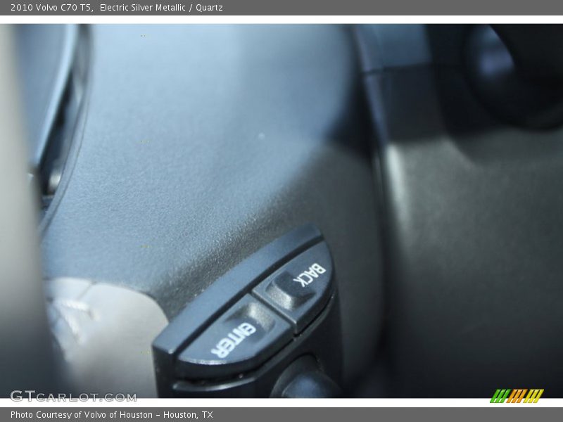Electric Silver Metallic / Quartz 2010 Volvo C70 T5