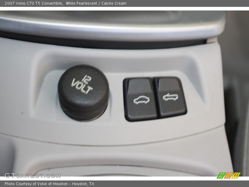 White Pearlescent / Calcite Cream 2007 Volvo C70 T5 Convertible