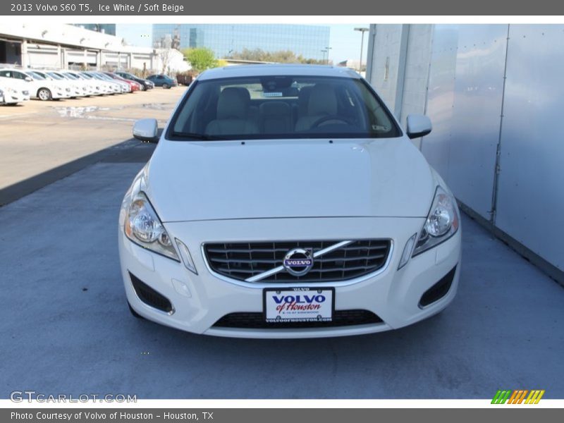 Ice White / Soft Beige 2013 Volvo S60 T5
