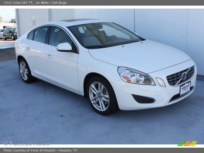 Ice White / Soft Beige 2013 Volvo S60 T5