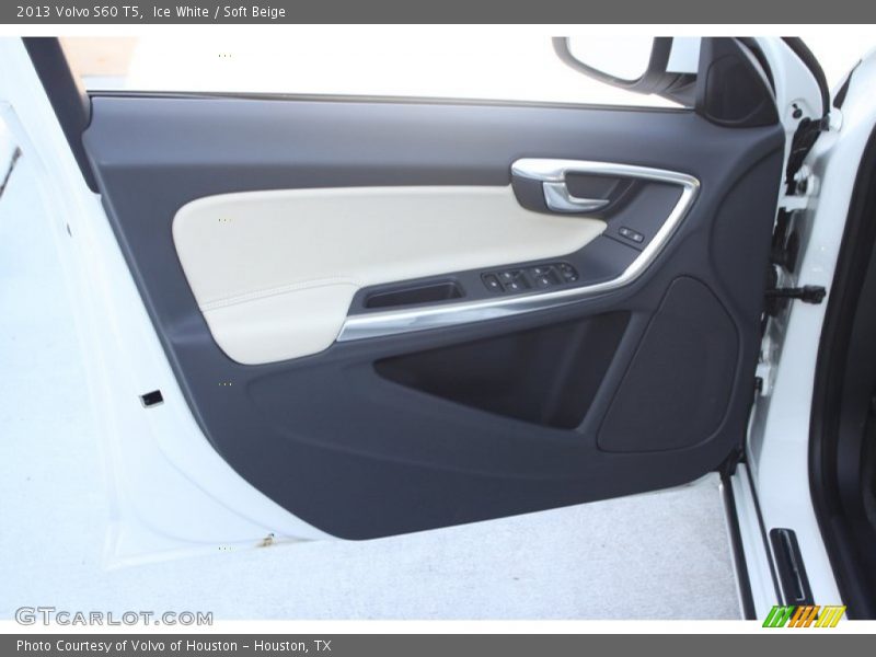 Ice White / Soft Beige 2013 Volvo S60 T5