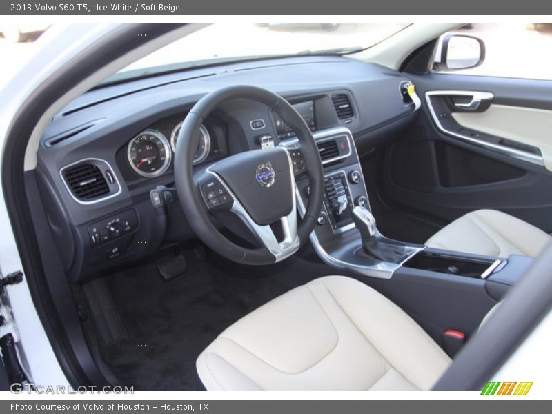 Ice White / Soft Beige 2013 Volvo S60 T5
