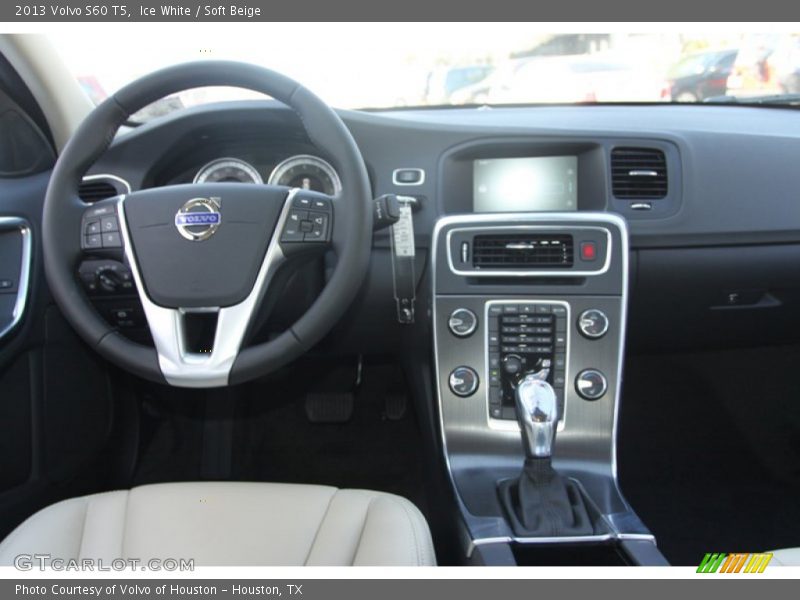 Ice White / Soft Beige 2013 Volvo S60 T5