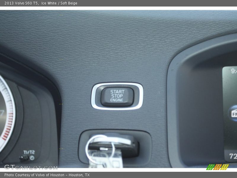 Ice White / Soft Beige 2013 Volvo S60 T5
