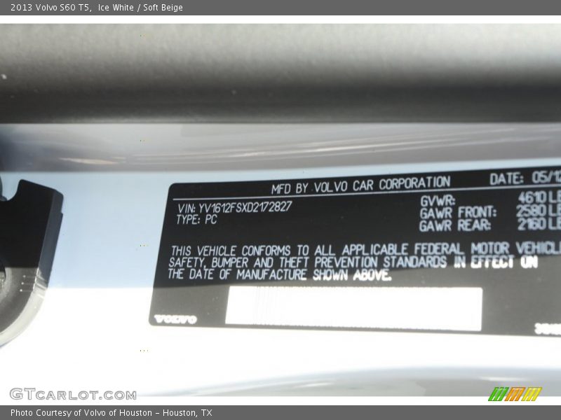 Ice White / Soft Beige 2013 Volvo S60 T5