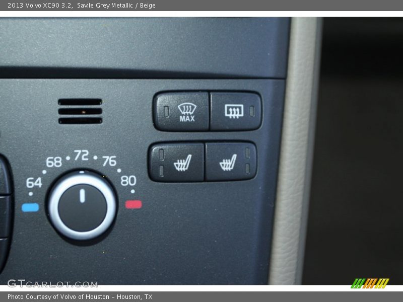 Controls of 2013 XC90 3.2