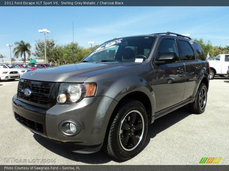 Front 3/4 View of 2011 Escape XLT Sport V6