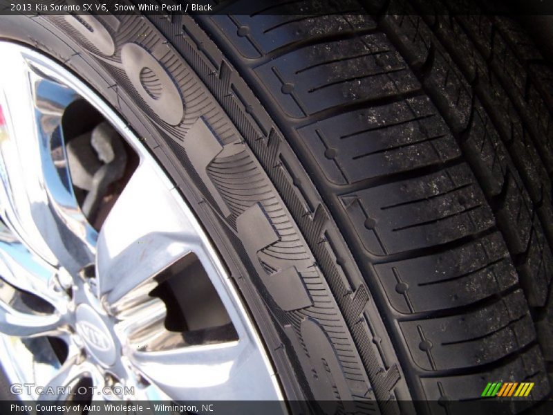 Snow White Pearl / Black 2013 Kia Sorento SX V6