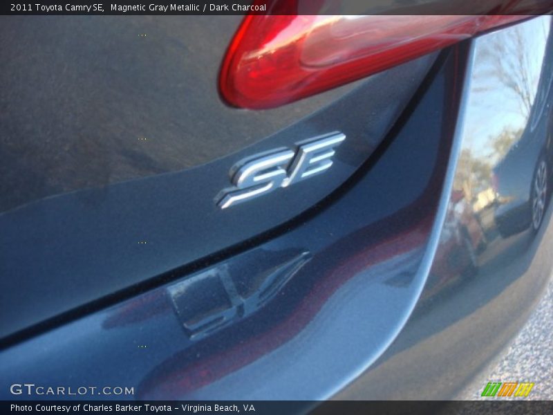 Magnetic Gray Metallic / Dark Charcoal 2011 Toyota Camry SE