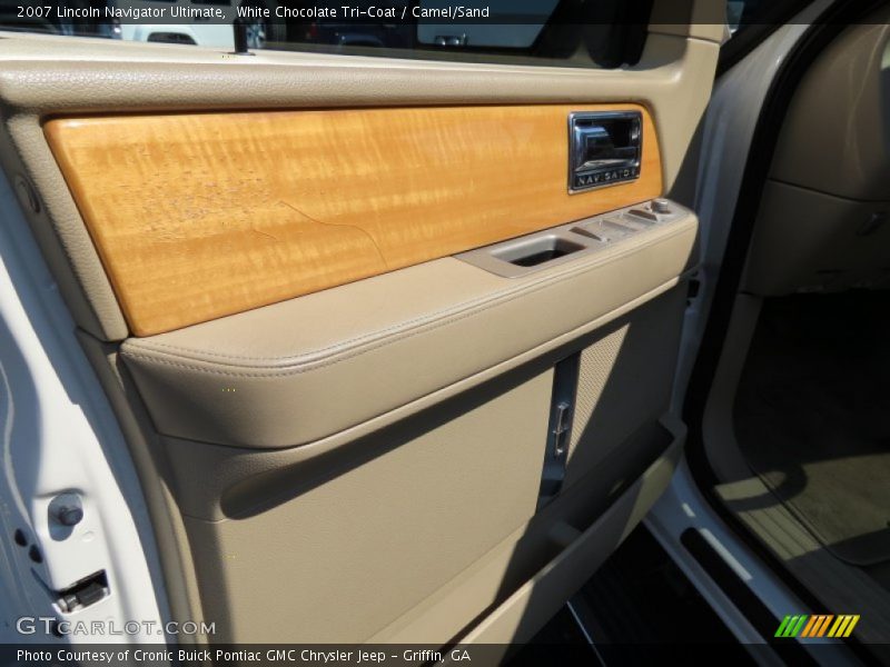 White Chocolate Tri-Coat / Camel/Sand 2007 Lincoln Navigator Ultimate