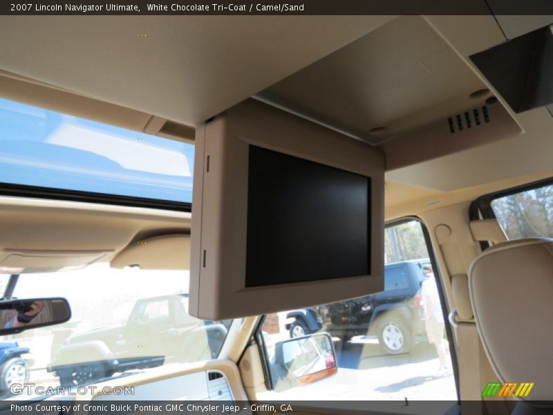 White Chocolate Tri-Coat / Camel/Sand 2007 Lincoln Navigator Ultimate