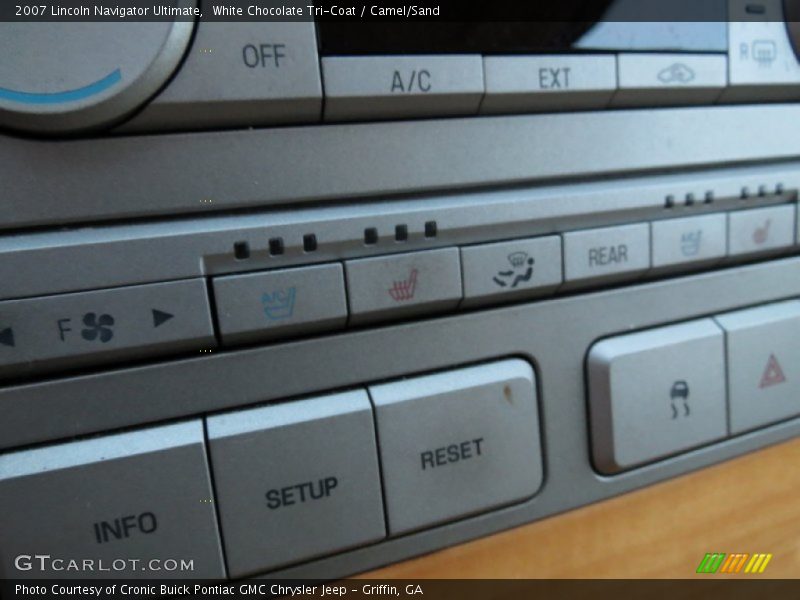 White Chocolate Tri-Coat / Camel/Sand 2007 Lincoln Navigator Ultimate