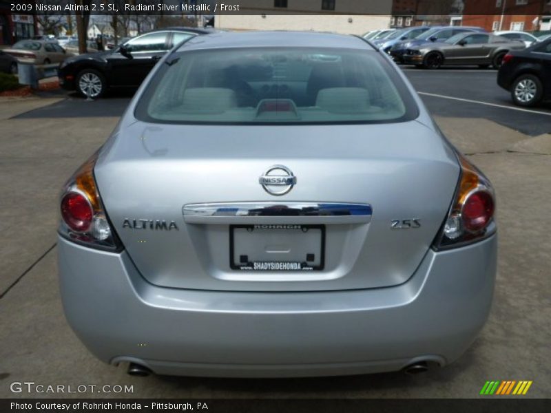 Radiant Silver Metallic / Frost 2009 Nissan Altima 2.5 SL