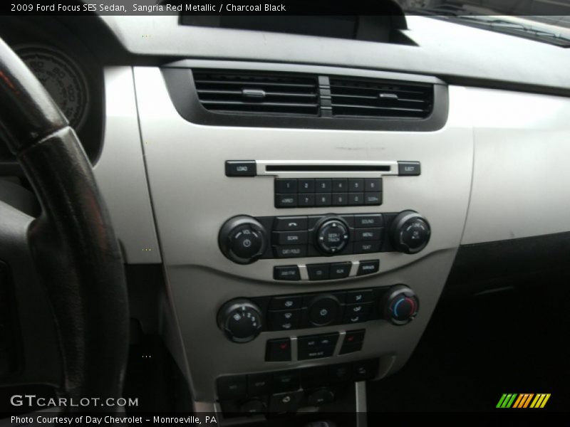Sangria Red Metallic / Charcoal Black 2009 Ford Focus SES Sedan