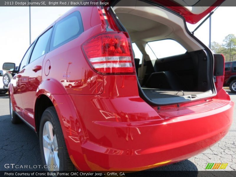 Bright Red / Black/Light Frost Beige 2013 Dodge Journey SE