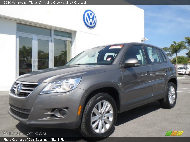 Alpine Grey Metallic / Charcoal 2010 Volkswagen Tiguan S