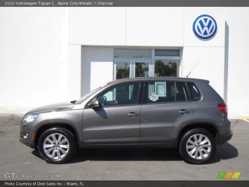 Alpine Grey Metallic / Charcoal 2010 Volkswagen Tiguan S