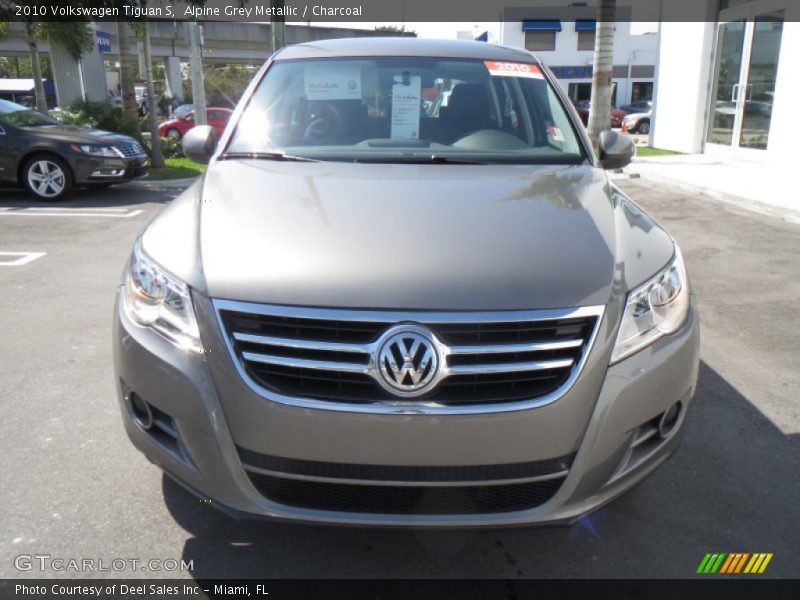 Alpine Grey Metallic / Charcoal 2010 Volkswagen Tiguan S
