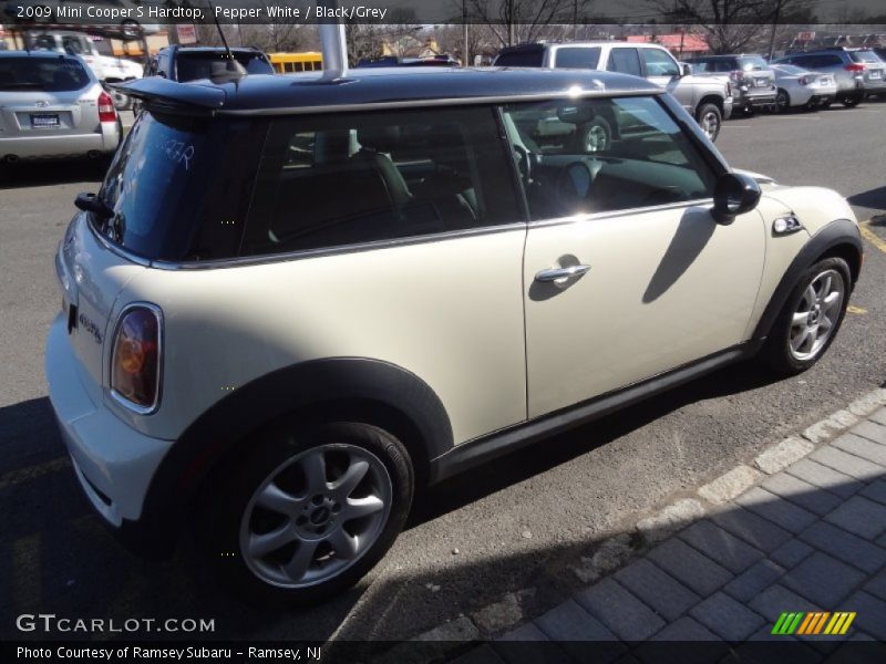 Pepper White / Black/Grey 2009 Mini Cooper S Hardtop