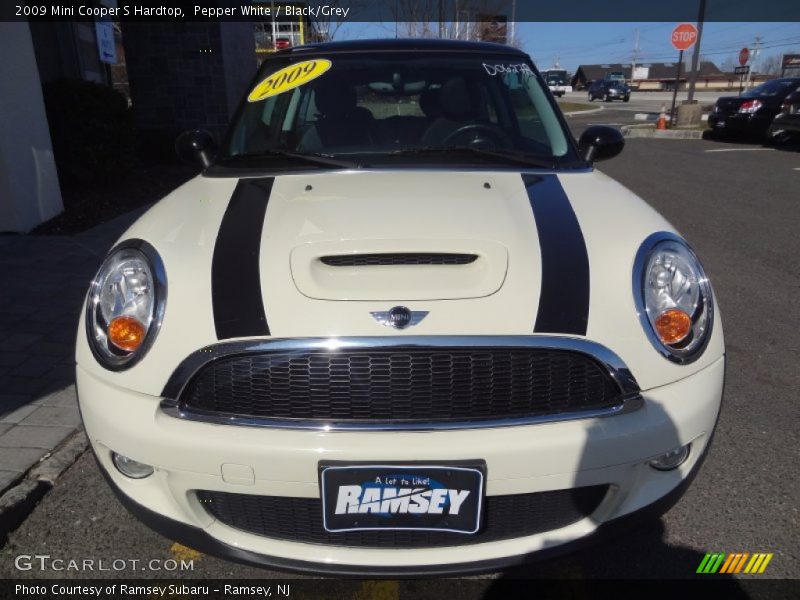 Pepper White / Black/Grey 2009 Mini Cooper S Hardtop