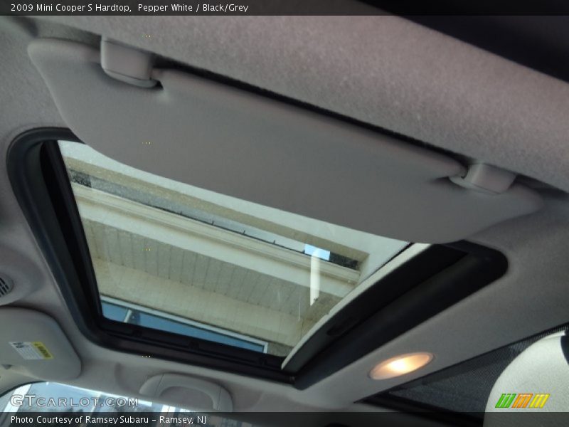 Pepper White / Black/Grey 2009 Mini Cooper S Hardtop