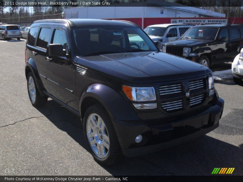 Blackberry Pearl / Dark Slate Gray 2011 Dodge Nitro Heat