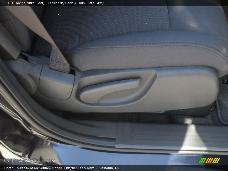 Blackberry Pearl / Dark Slate Gray 2011 Dodge Nitro Heat