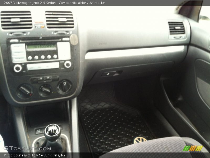 Campanella White / Anthracite 2007 Volkswagen Jetta 2.5 Sedan
