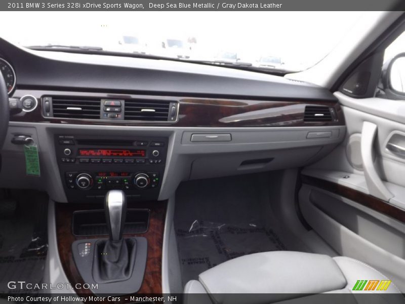 Dashboard of 2011 3 Series 328i xDrive Sports Wagon