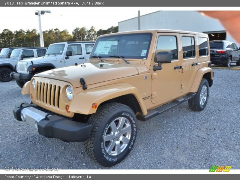 Front 3/4 View of 2013 Wrangler Unlimited Sahara 4x4
