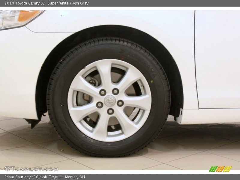 Super White / Ash Gray 2010 Toyota Camry LE