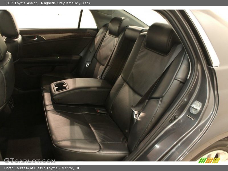 Magnetic Gray Metallic / Black 2012 Toyota Avalon