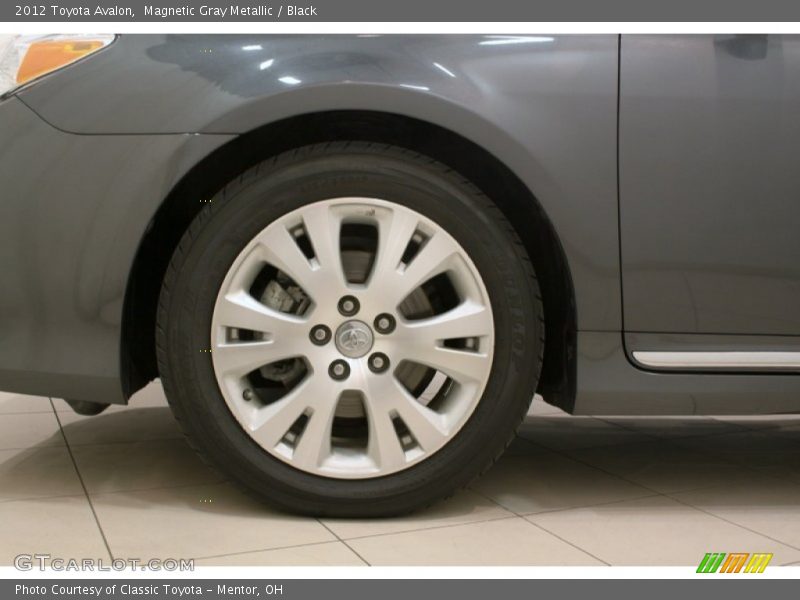 Magnetic Gray Metallic / Black 2012 Toyota Avalon