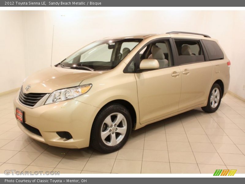 Front 3/4 View of 2012 Sienna LE