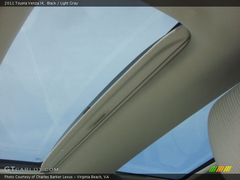 Black / Light Gray 2011 Toyota Venza I4