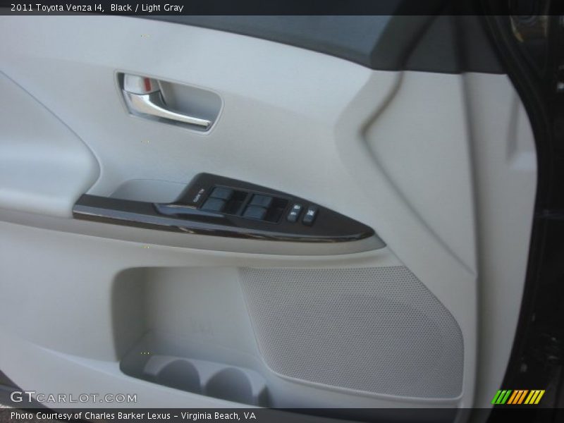 Black / Light Gray 2011 Toyota Venza I4