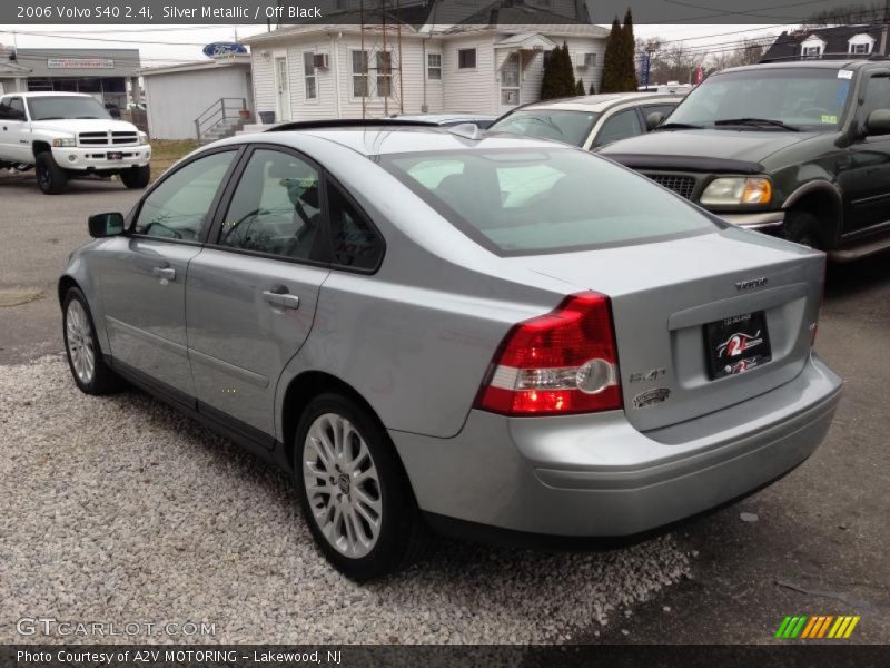 Silver Metallic / Off Black 2006 Volvo S40 2.4i