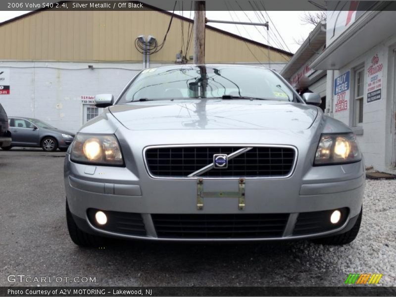 Silver Metallic / Off Black 2006 Volvo S40 2.4i