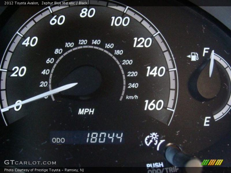 Zephyr Blue Metallic / Black 2012 Toyota Avalon