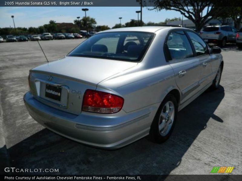 Bright Silver / Black 2005 Hyundai Sonata GLS V6