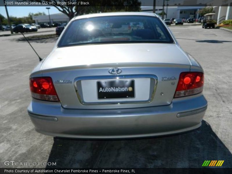 Bright Silver / Black 2005 Hyundai Sonata GLS V6