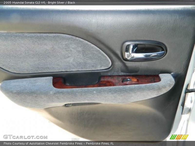 Bright Silver / Black 2005 Hyundai Sonata GLS V6