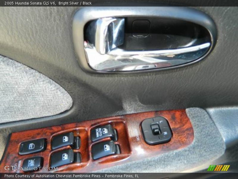 Bright Silver / Black 2005 Hyundai Sonata GLS V6