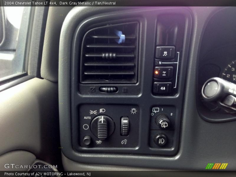 Dark Gray Metallic / Tan/Neutral 2004 Chevrolet Tahoe LT 4x4