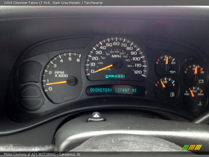 Dark Gray Metallic / Tan/Neutral 2004 Chevrolet Tahoe LT 4x4