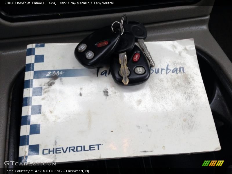 Dark Gray Metallic / Tan/Neutral 2004 Chevrolet Tahoe LT 4x4