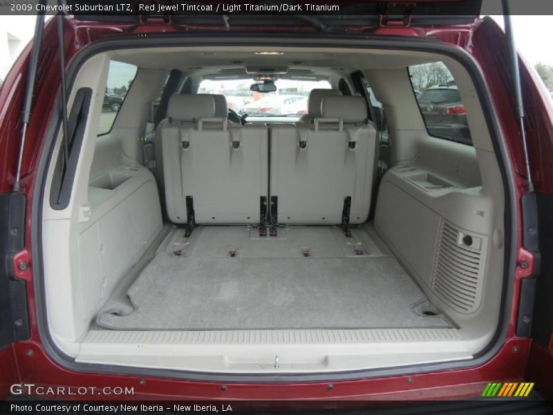  2009 Suburban LTZ Trunk