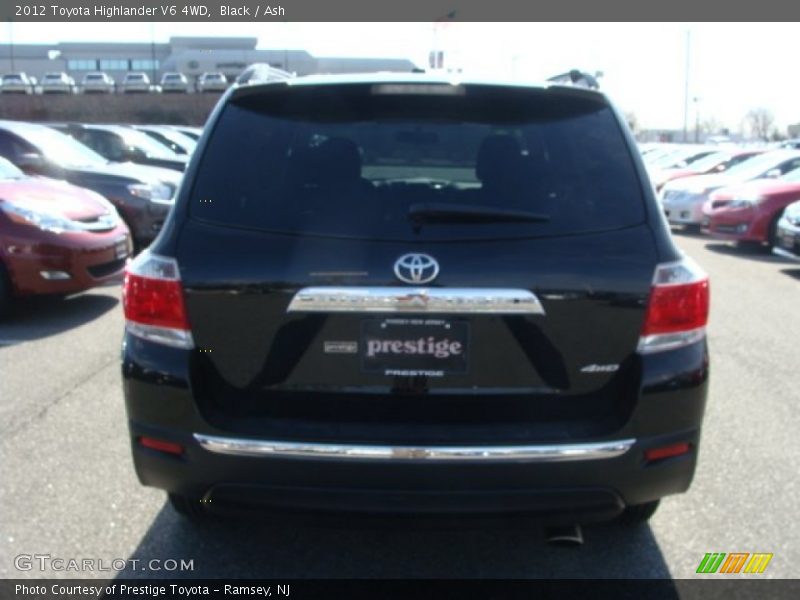 Black / Ash 2012 Toyota Highlander V6 4WD