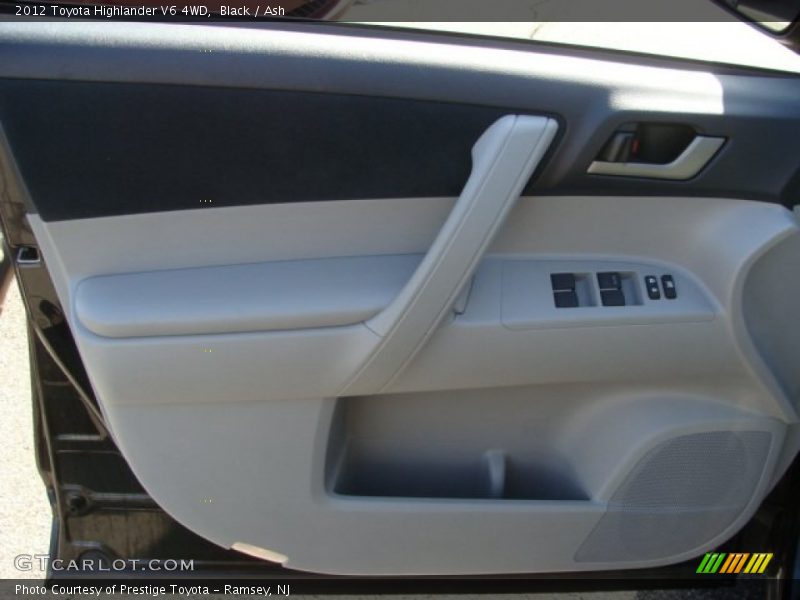 Black / Ash 2012 Toyota Highlander V6 4WD