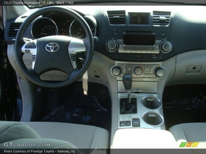 Black / Ash 2012 Toyota Highlander V6 4WD